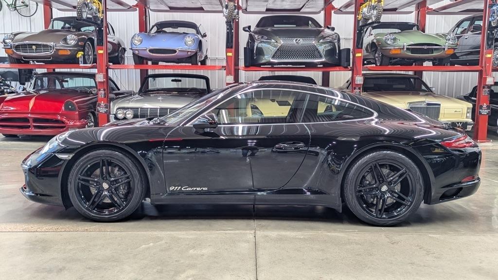 Porsche 911 Carrera Coupe 2018