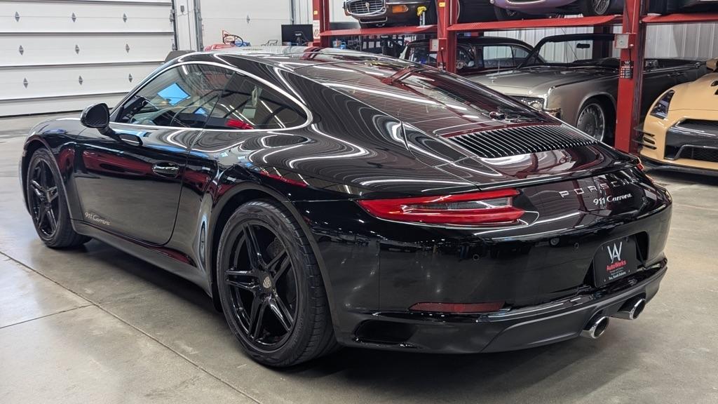 Porsche 911 Carrera Coupe 2018