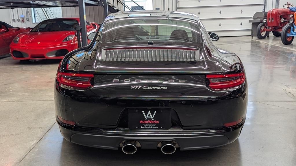 Porsche 911 Carrera Coupe 2018
