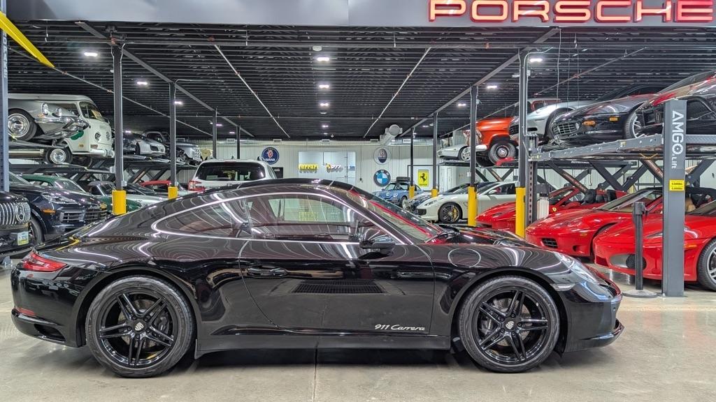 Porsche 911 Carrera Coupe 2018