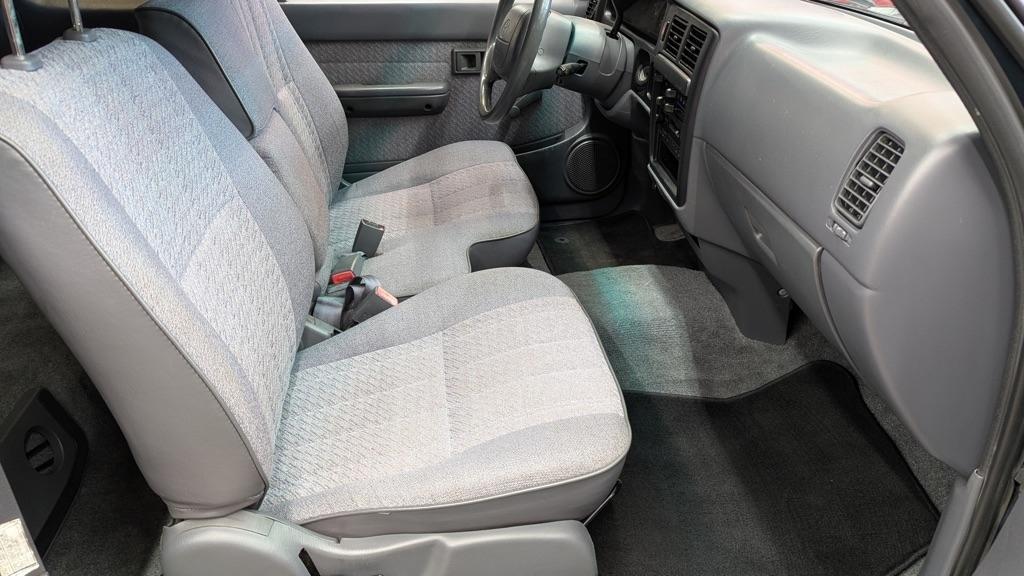 Toyota Tacoma XtraCab Manual 1996