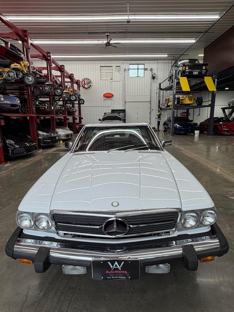 Mercedes-Benz 560-Class  1987