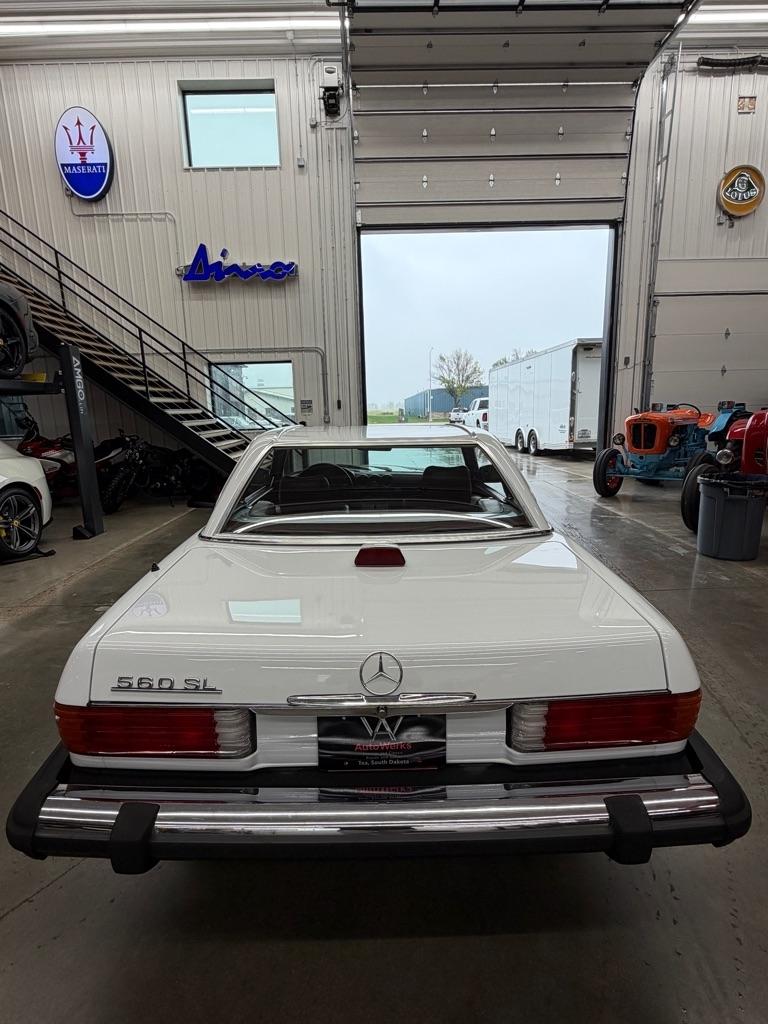Mercedes-Benz 560-Class  1987