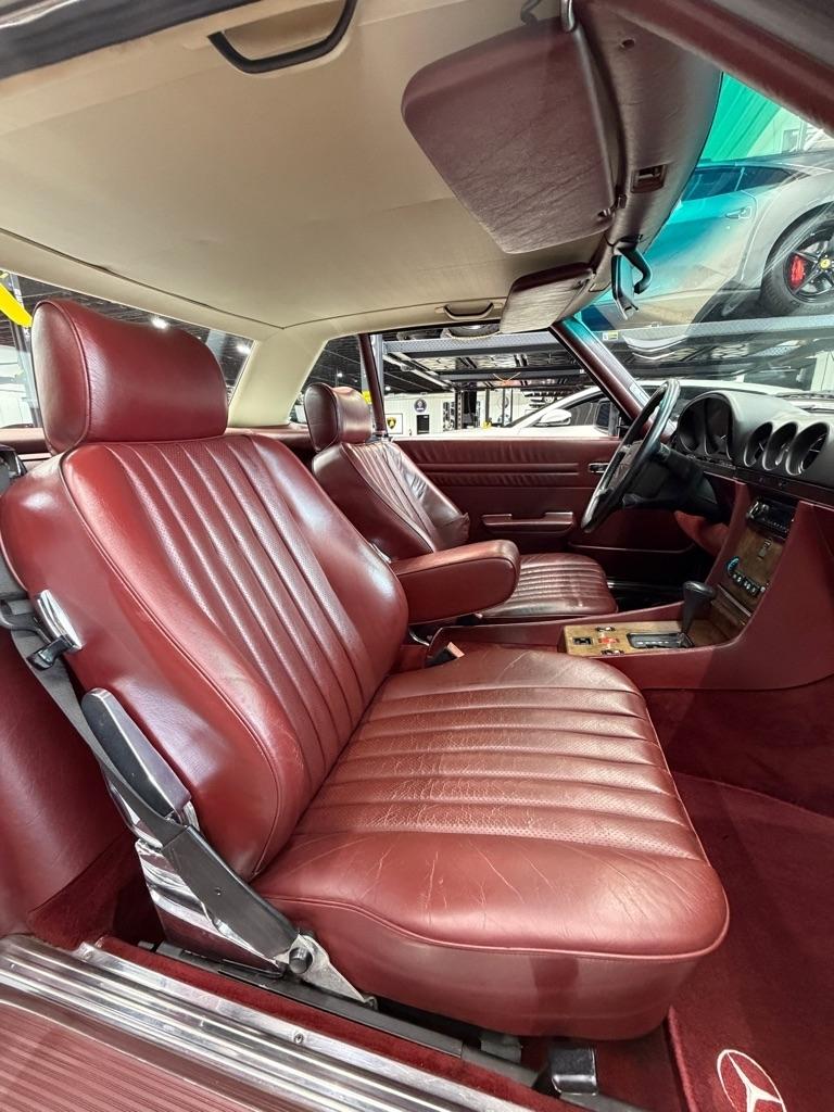 Mercedes-Benz 560-Class  1987