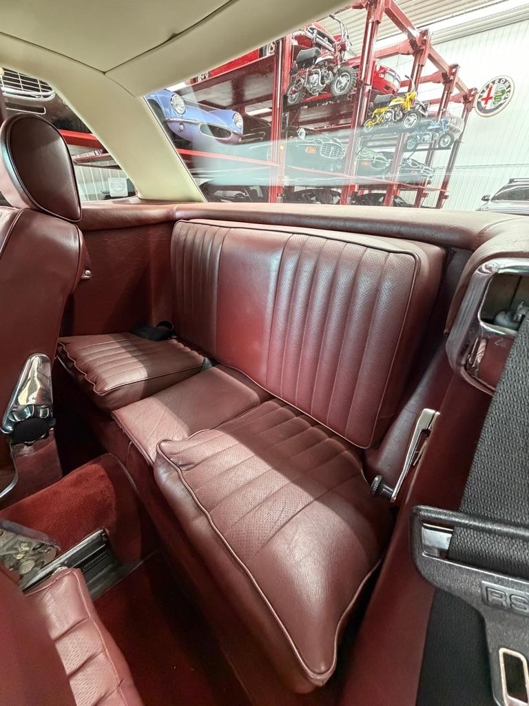 Mercedes-Benz 560-Class  1987
