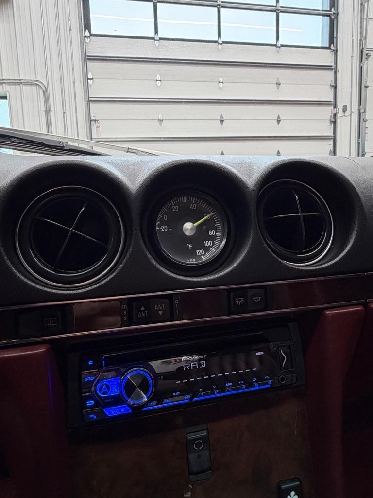 Mercedes-Benz 560-Class  1987