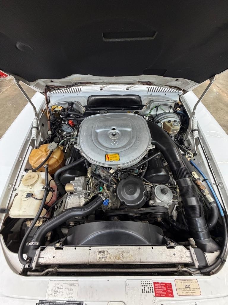 Mercedes-Benz 560-Class  1987