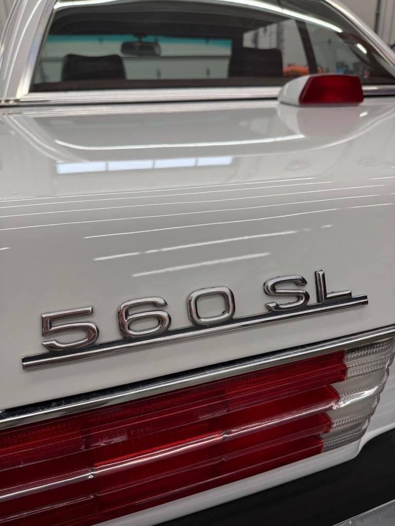 Mercedes-Benz 560-Class  1987