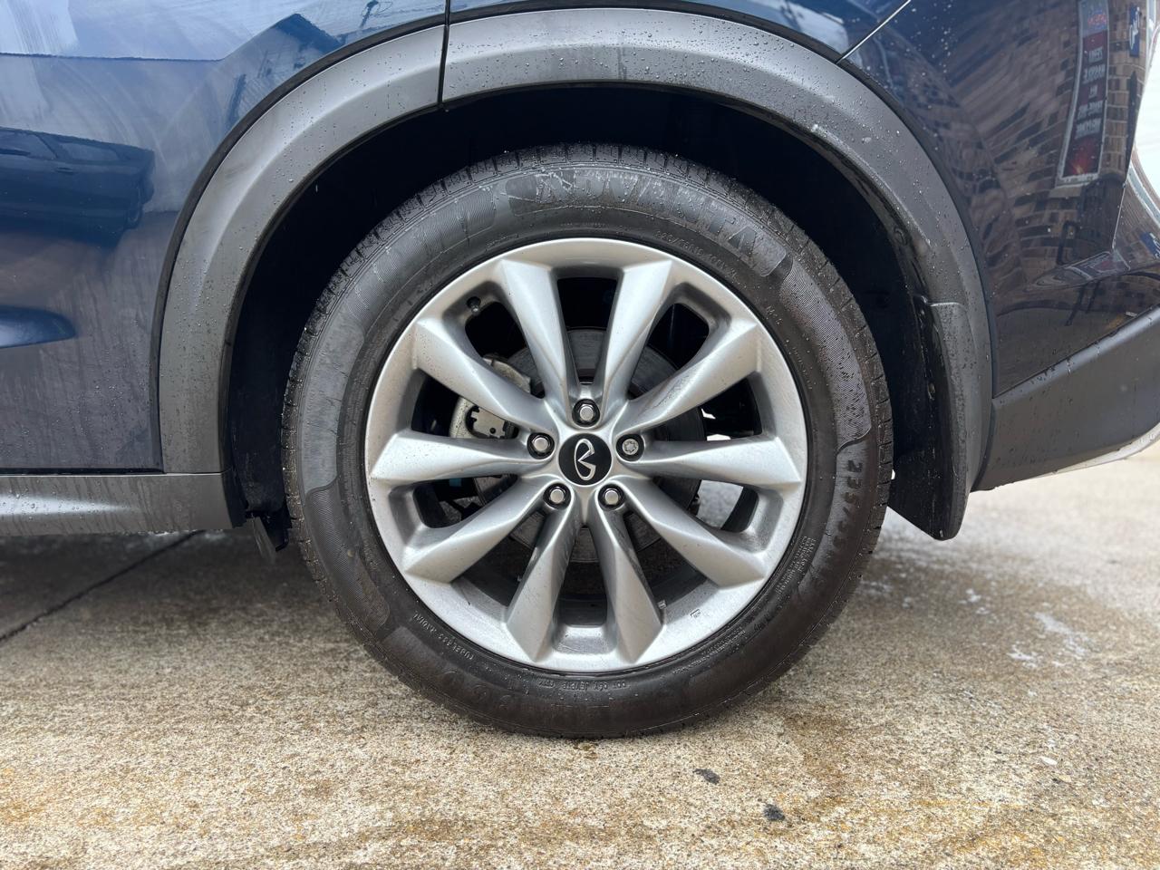 Infiniti QX50 ESSENTIAL AWD 2021