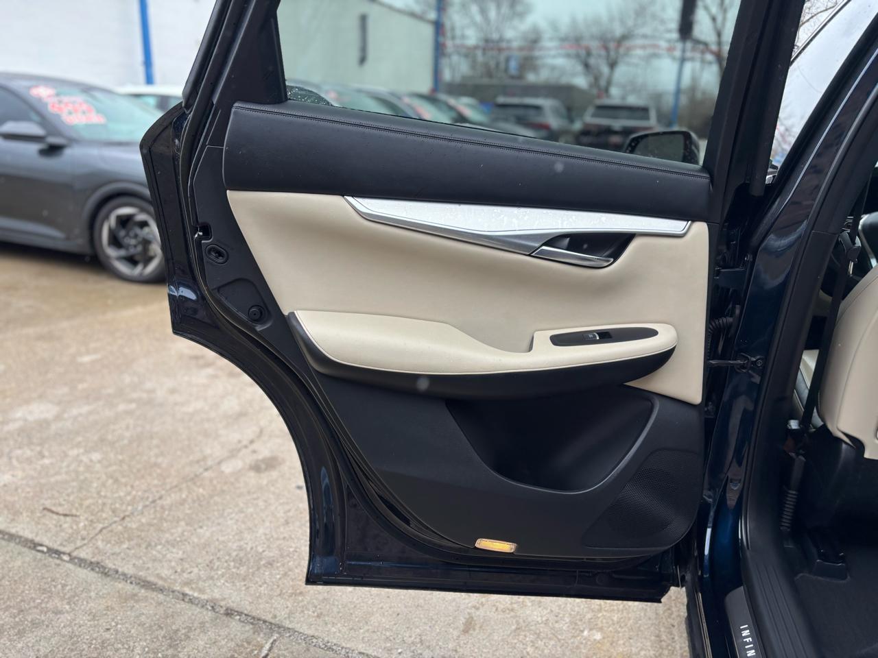 Infiniti QX50 ESSENTIAL AWD 2021