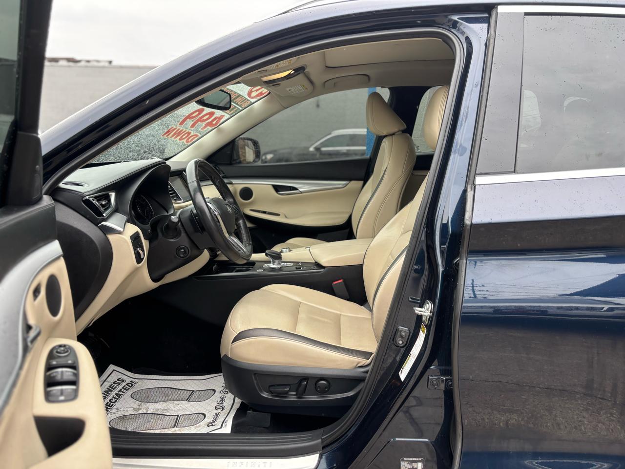 Infiniti QX50 ESSENTIAL AWD 2021