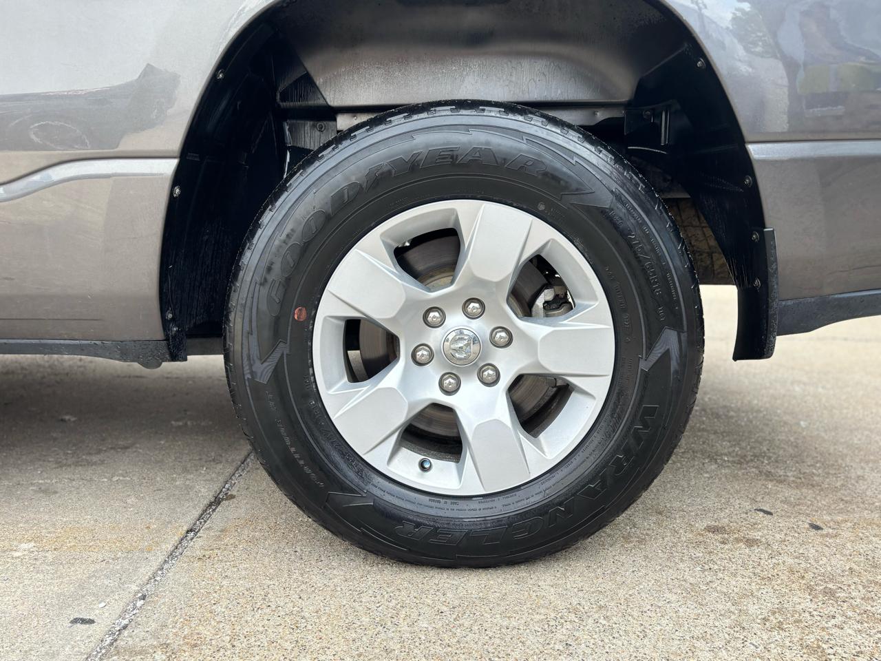 RAM 1500 Big Horn Quad Cab 4WD 2023