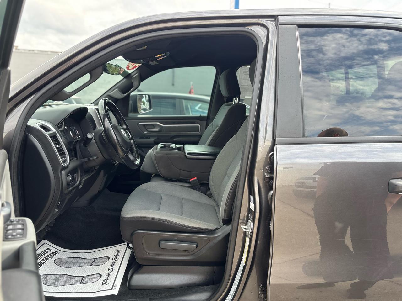 RAM 1500 Big Horn Quad Cab 4WD 2023