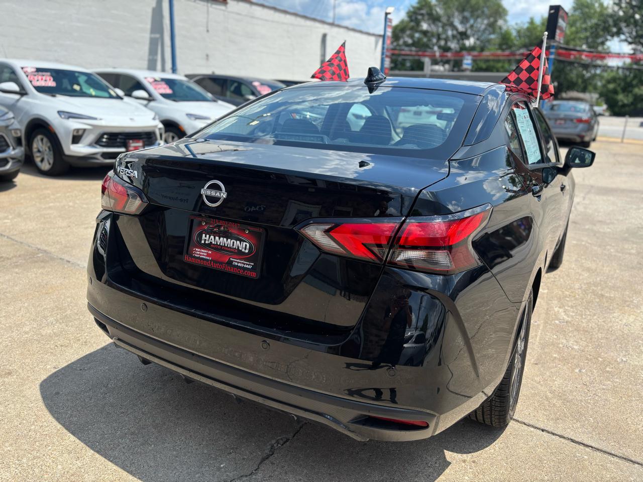 2025 Nissan Versa Sedan SV - Photo 11