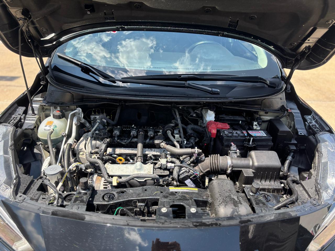 2025 Nissan Versa Sedan SV - Photo 17
