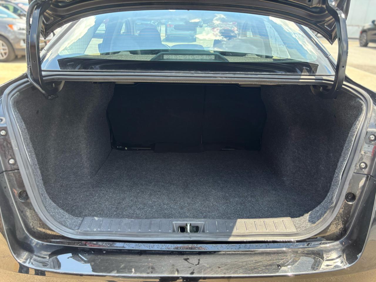 2025 Nissan Versa Sedan SV - Photo 18