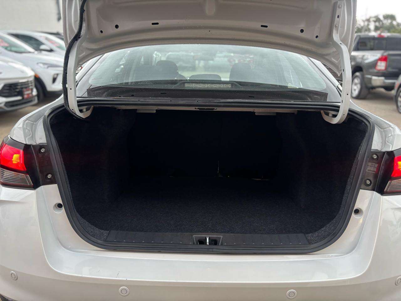 2025 Nissan Versa Sedan SV - Photo 18
