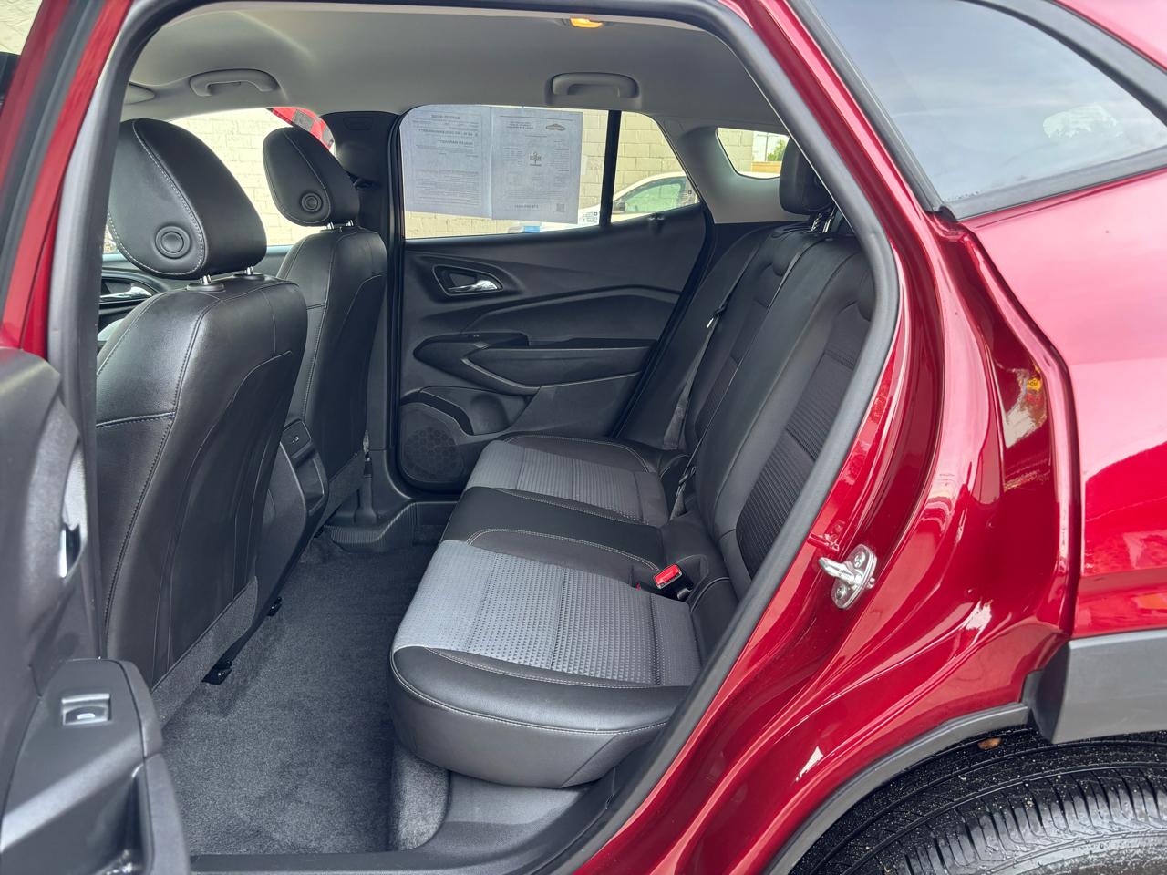 2025 Chevrolet Trax LT - Photo 19
