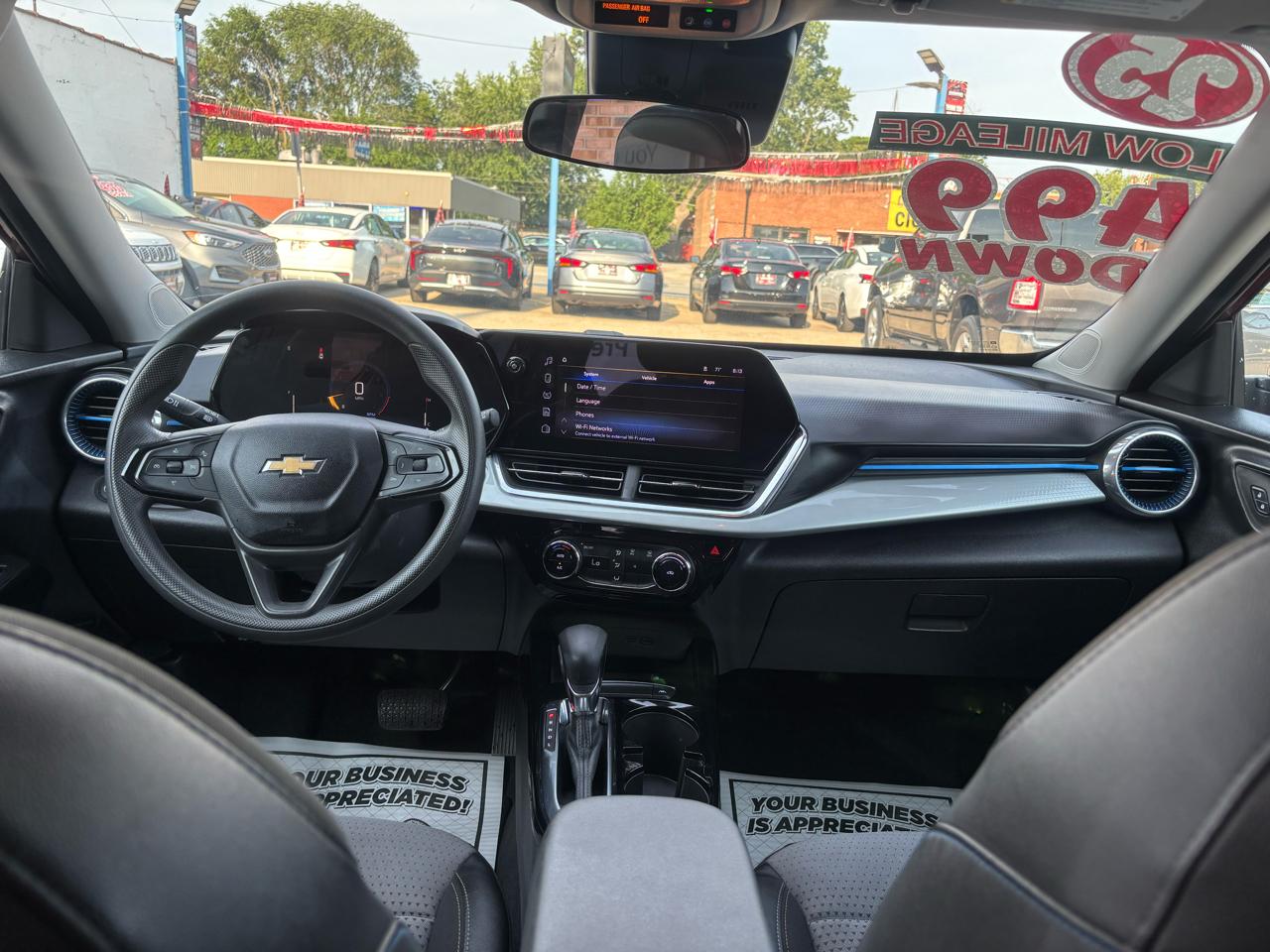 2025 Chevrolet Trax LT - Photo 21