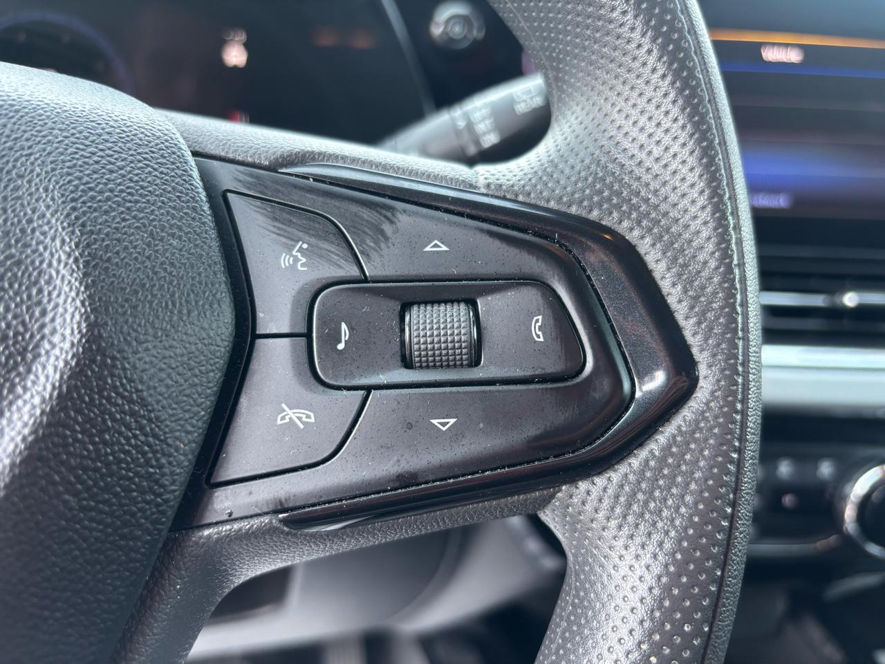 2025 Chevrolet Trax LT - Photo 32