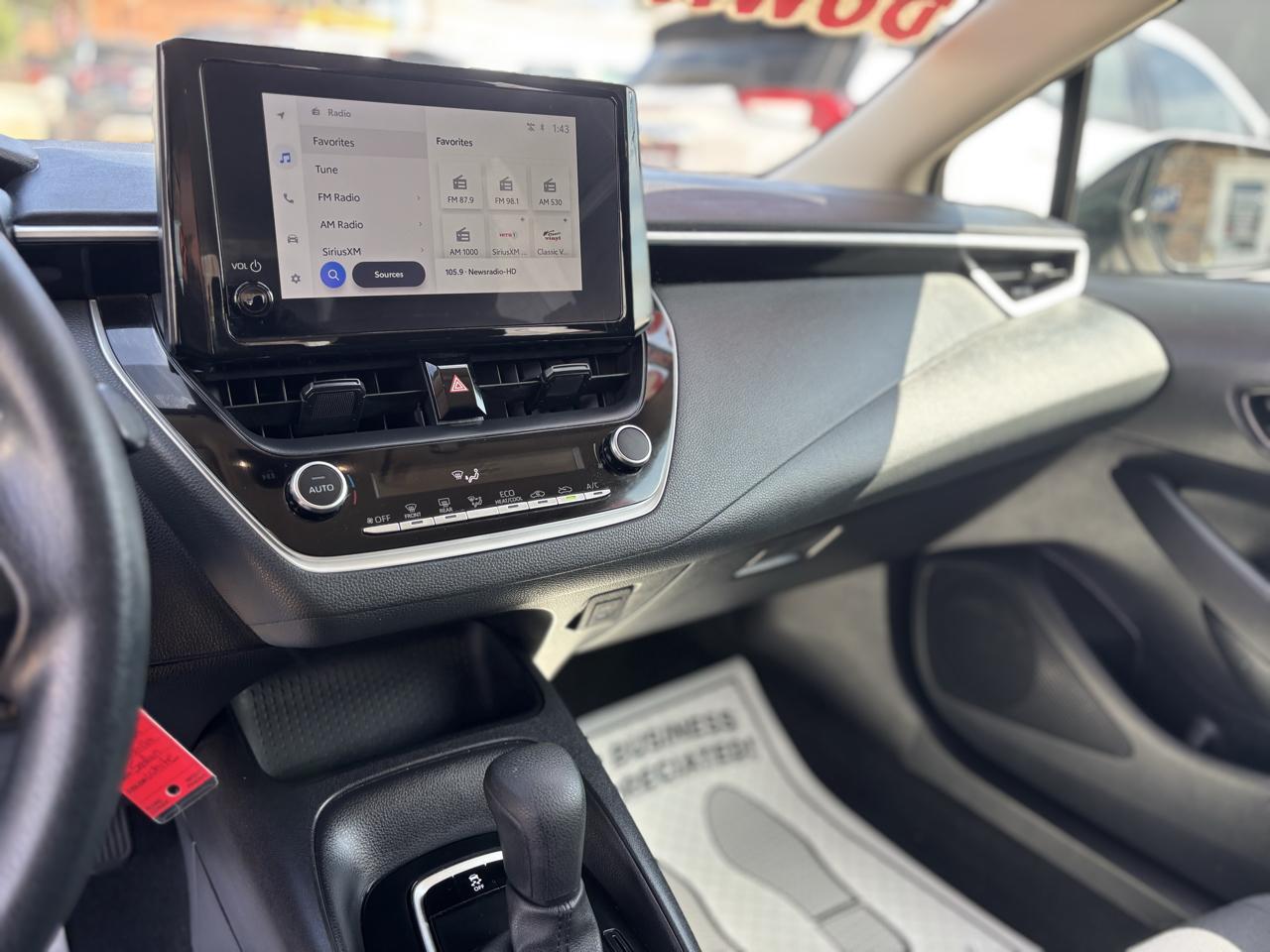 Toyota Corolla LE 2025