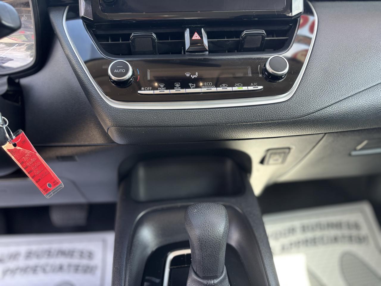 Toyota Corolla LE 2025