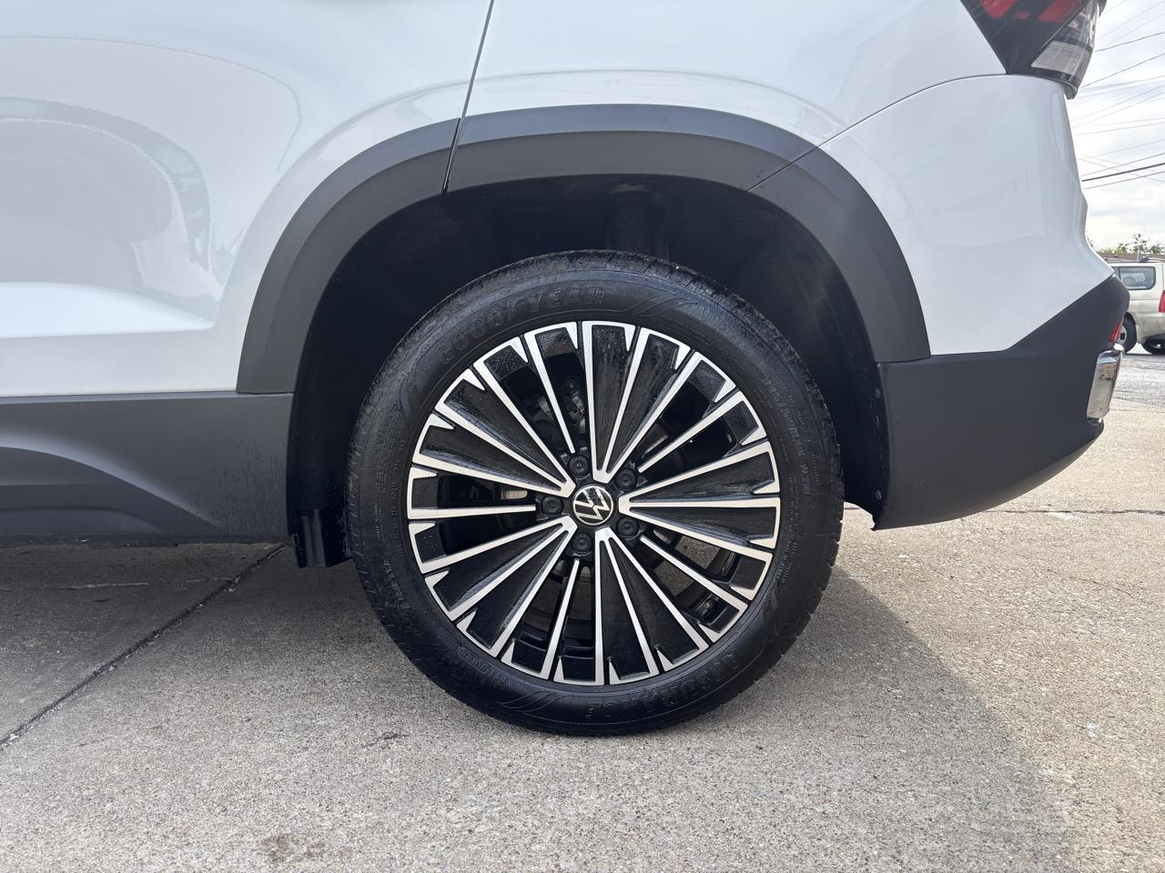 Volkswagen Taos SE 2025