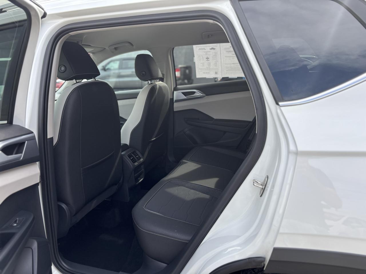 Volkswagen Taos SE 2025