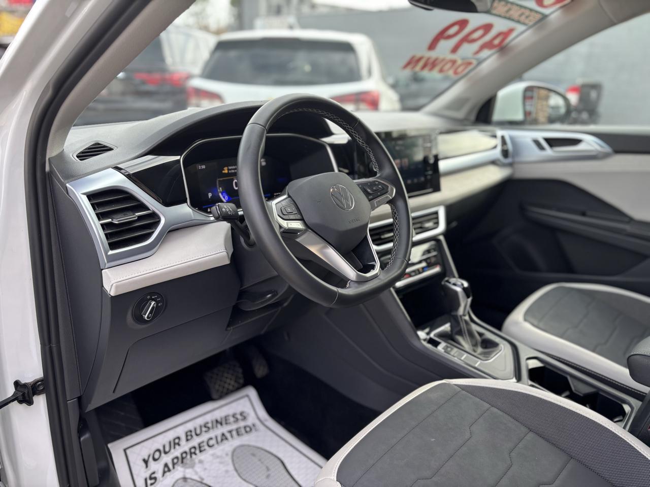 Volkswagen Taos SE 2025