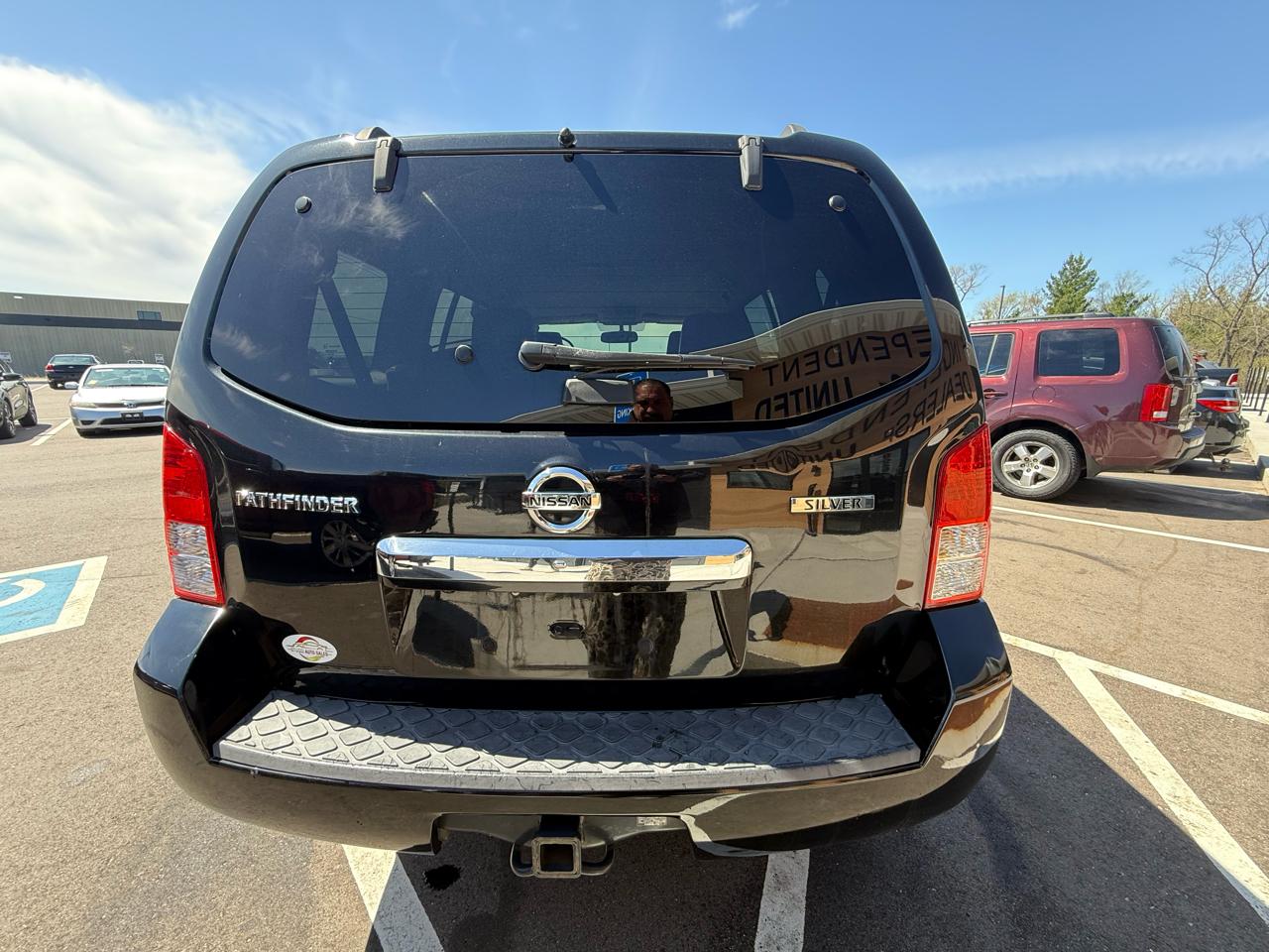 Nissan Pathfinder LE 4WD 2012