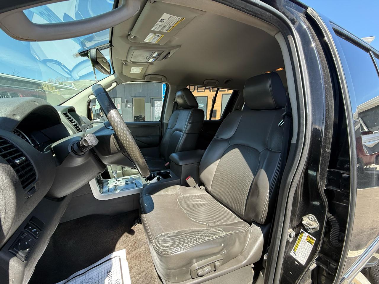 Nissan Pathfinder LE 4WD 2012