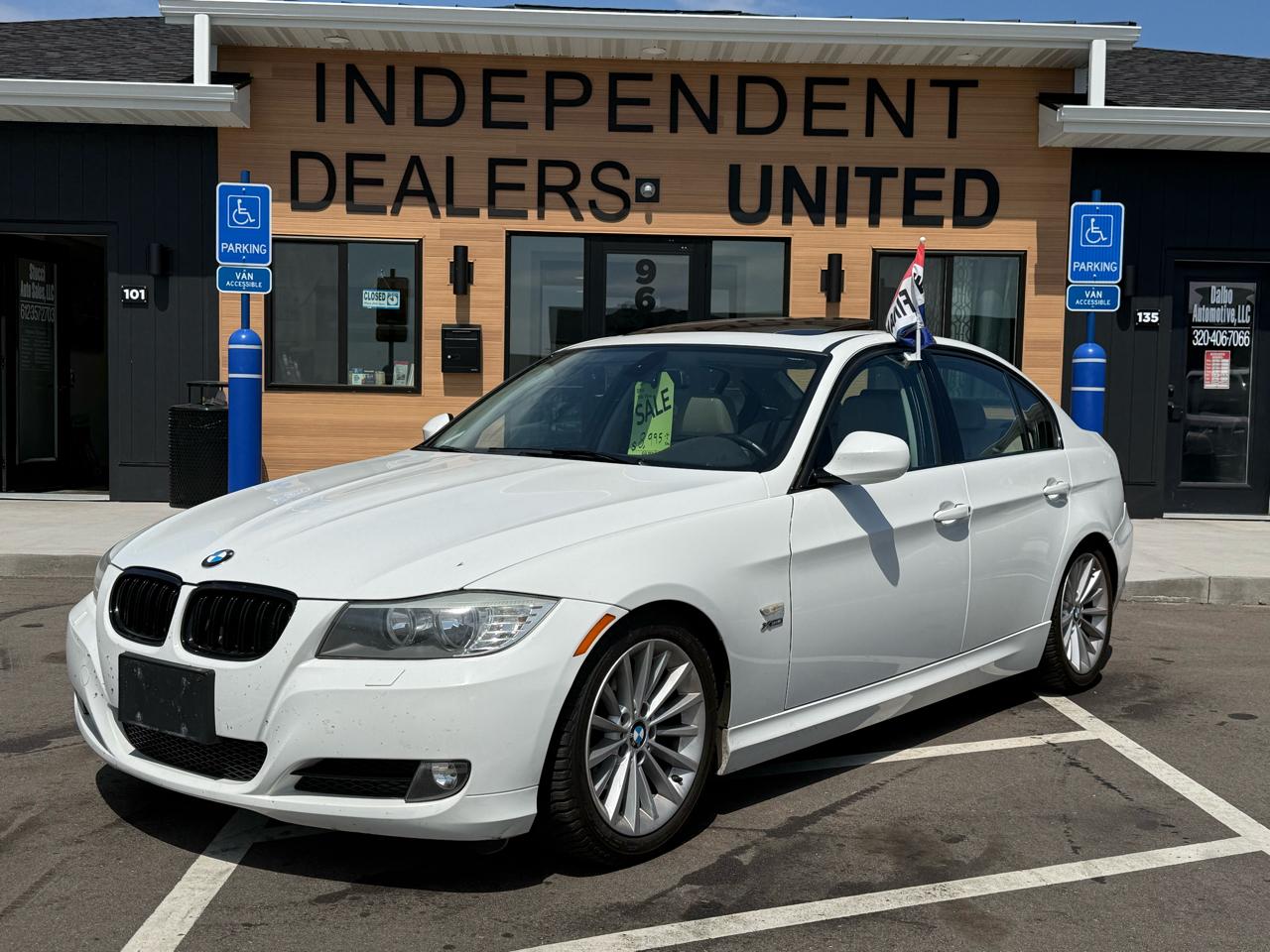 BMW 3-Series 328i xDrive 2011