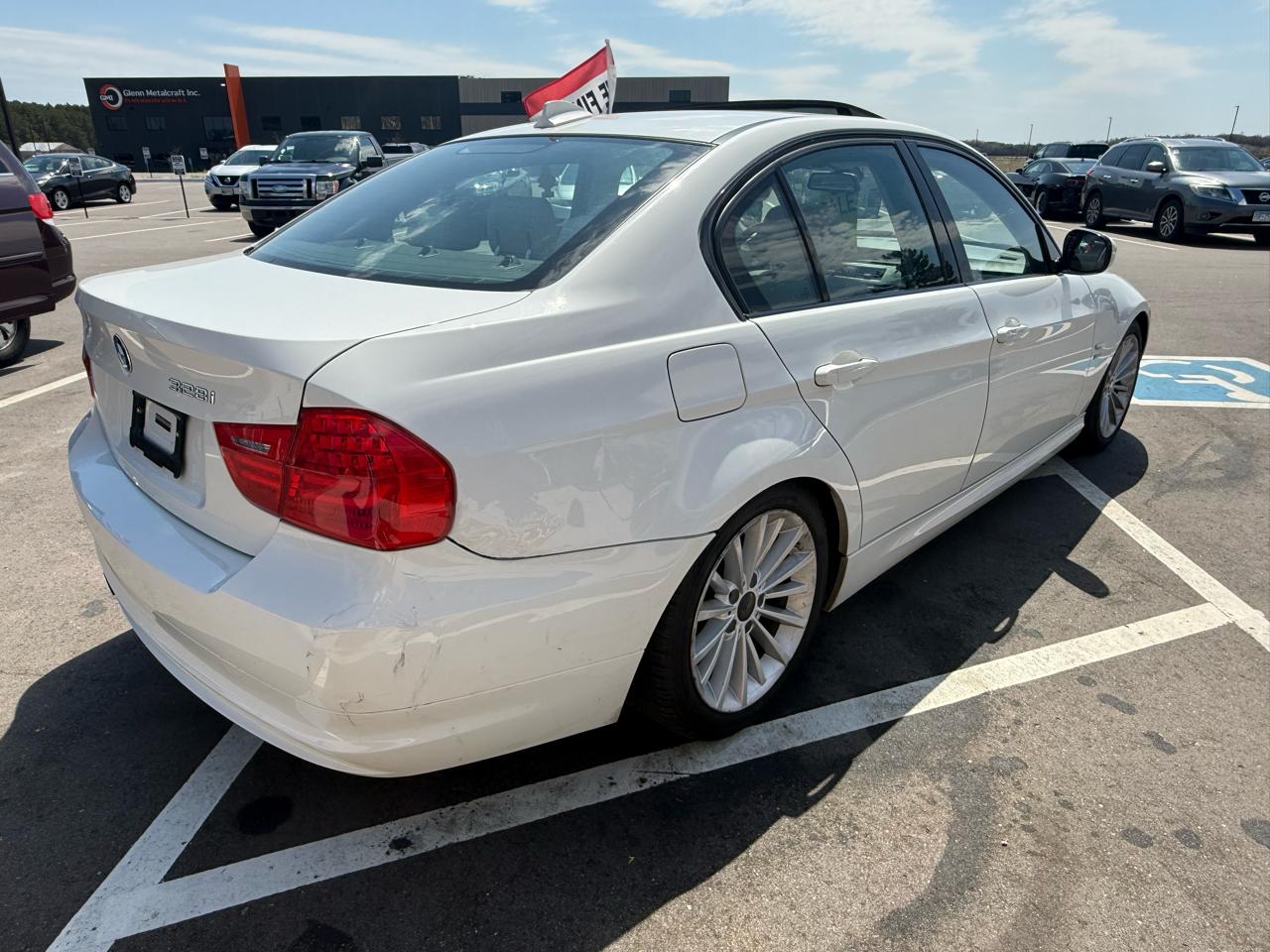 BMW 3-Series 328i xDrive 2011