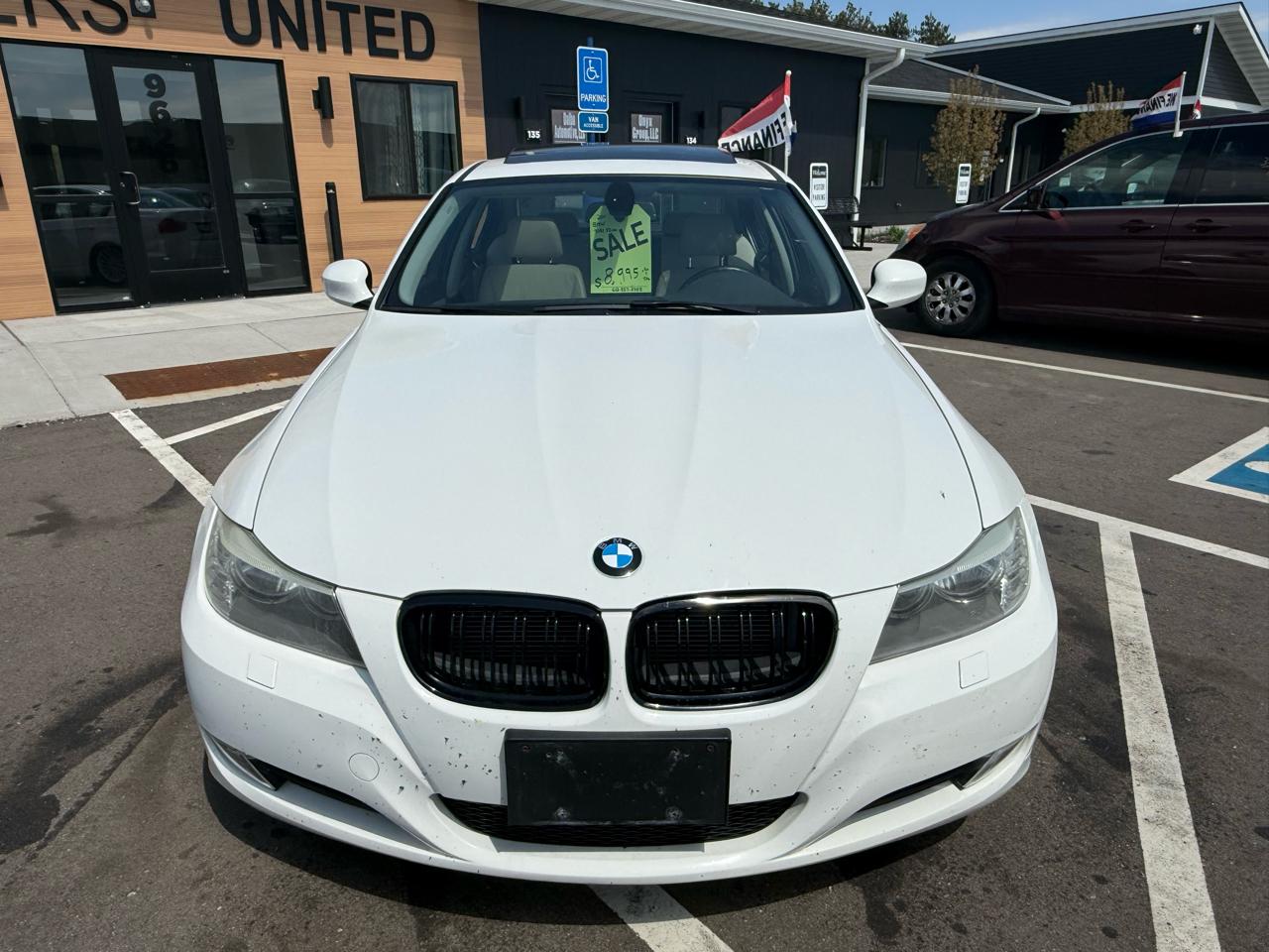 BMW 3-Series 328i xDrive 2011