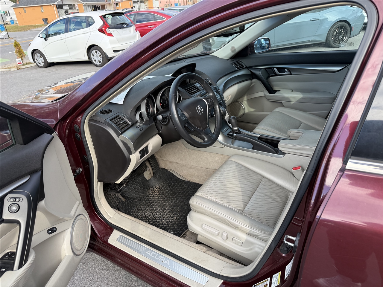 Acura TL 5-Speed AT with Tech Package 2009