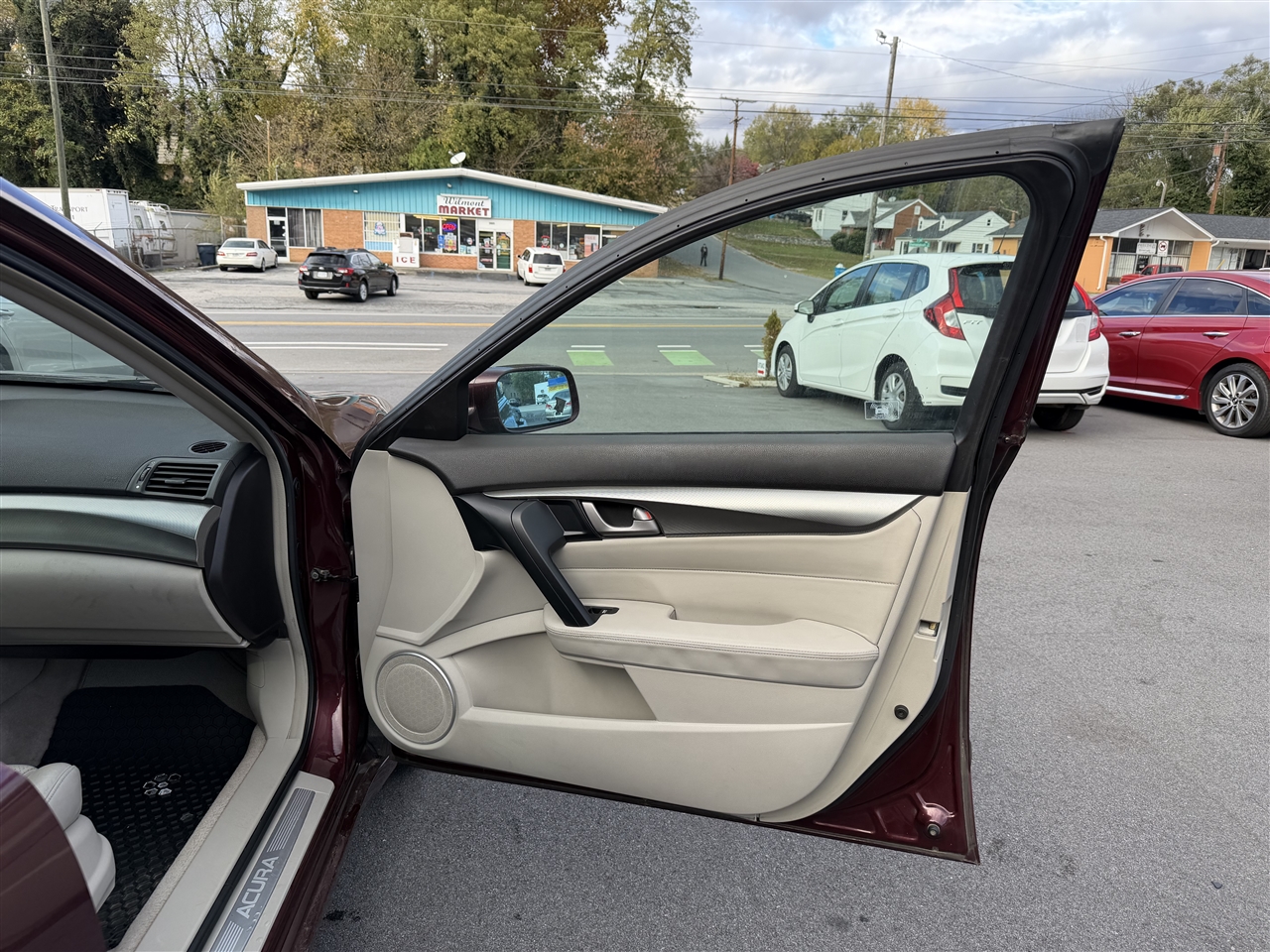 Acura TL 5-Speed AT with Tech Package 2009