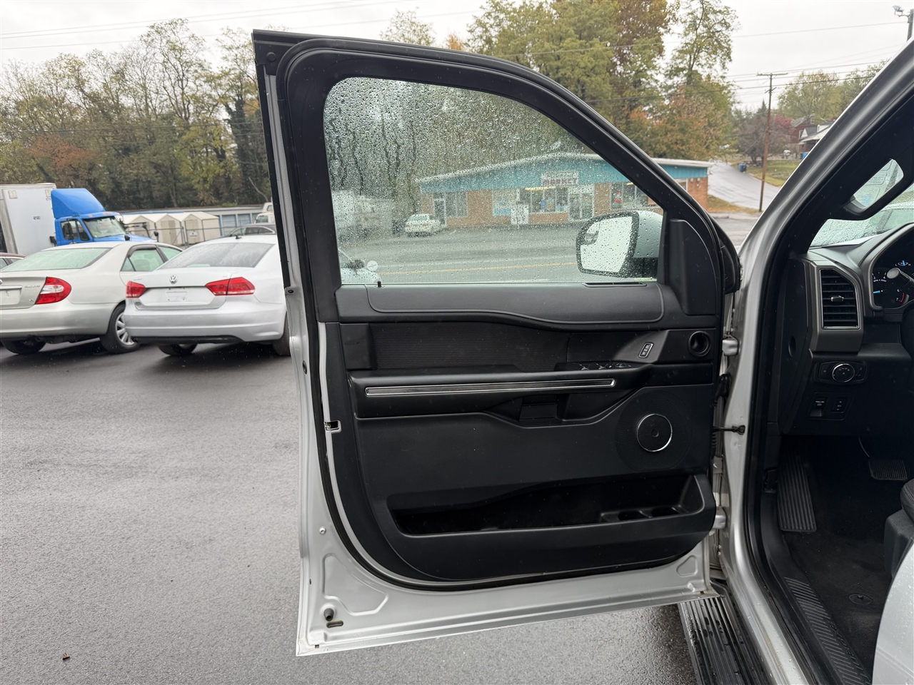 Ford Expedition XLT 4WD 2018