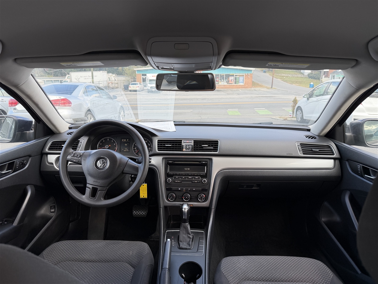 Volkswagen Passat 2.5L S W/Appearance 2013