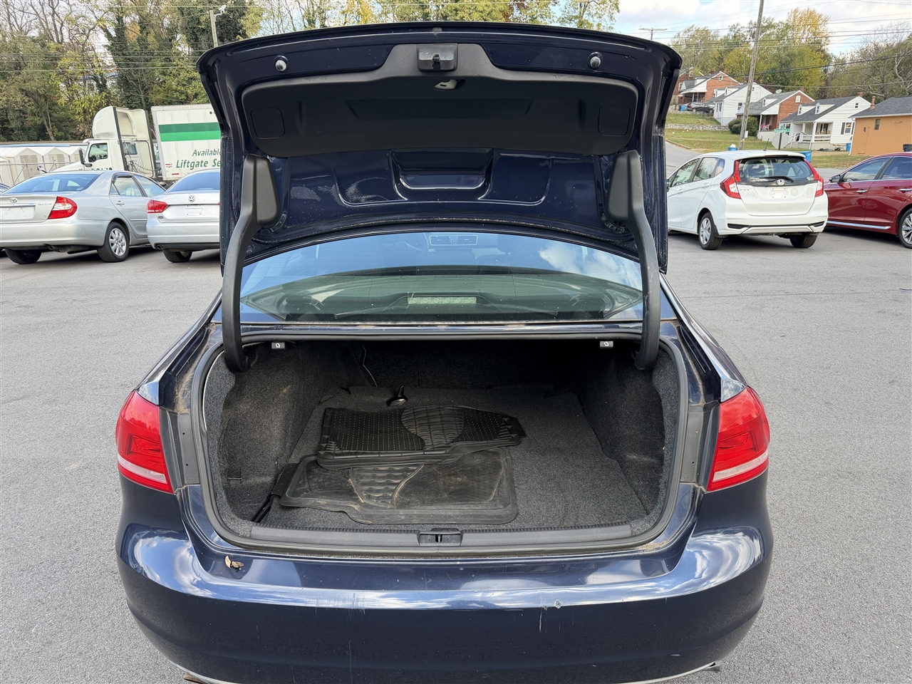 Volkswagen Passat 2.5L S W/Appearance 2013