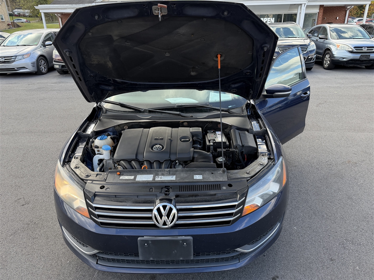 Volkswagen Passat 2.5L S W/Appearance 2013