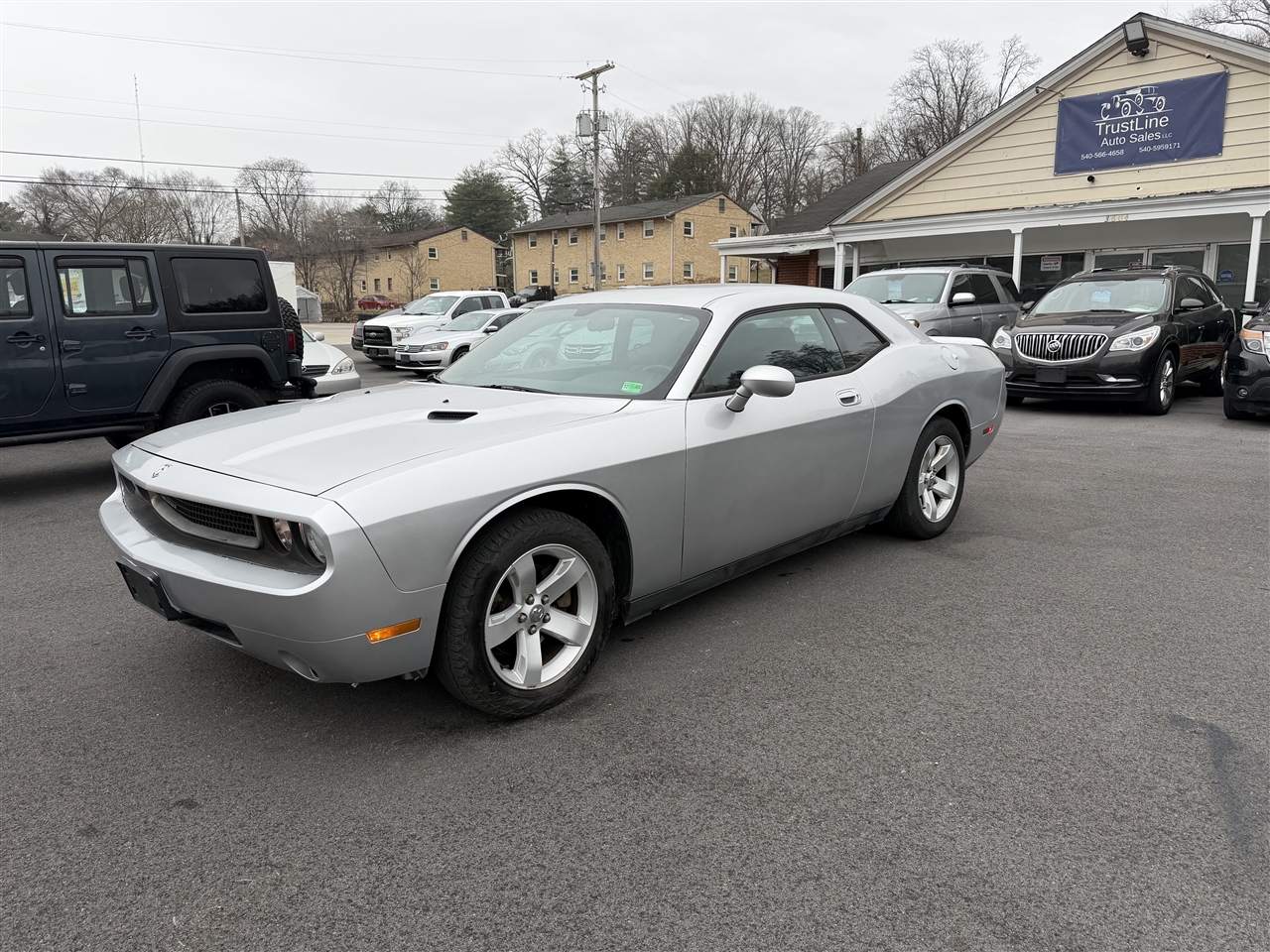 Dodge Challenger SE 2010