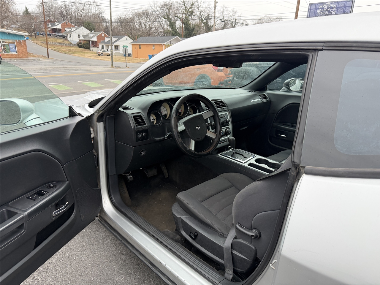 Dodge Challenger SE 2010