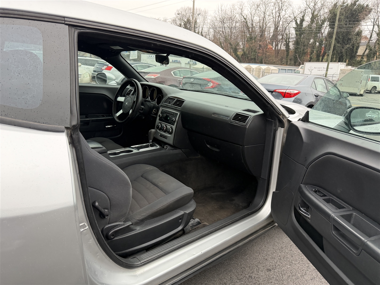 Dodge Challenger SE 2010