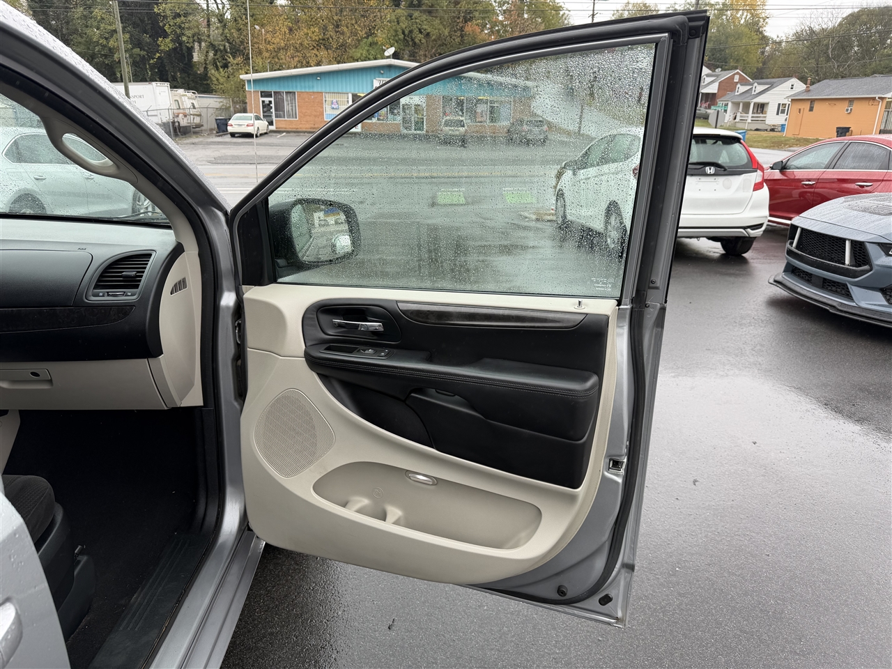 Dodge Grand Caravan SXT 2013