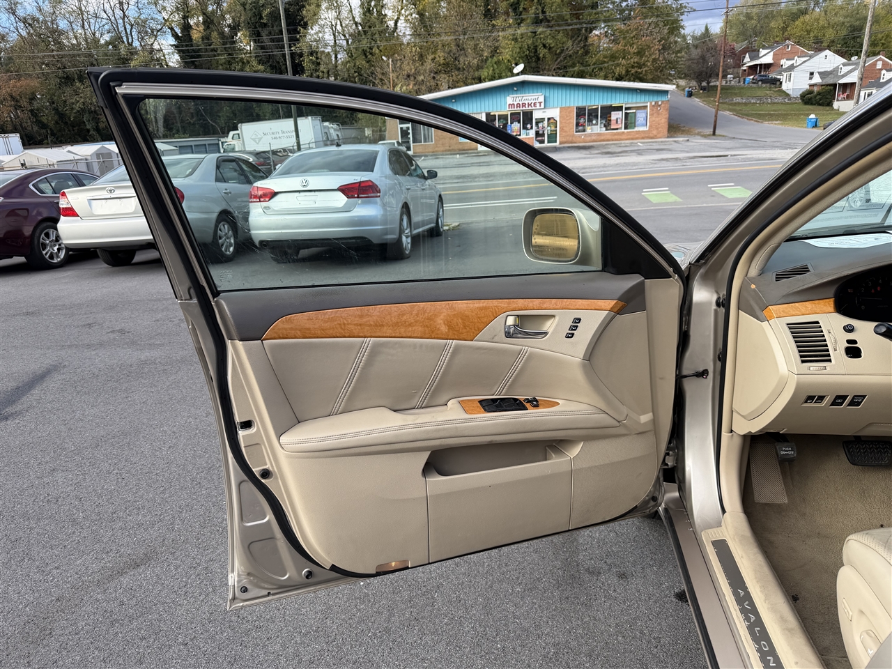 Toyota Avalon XL 2006