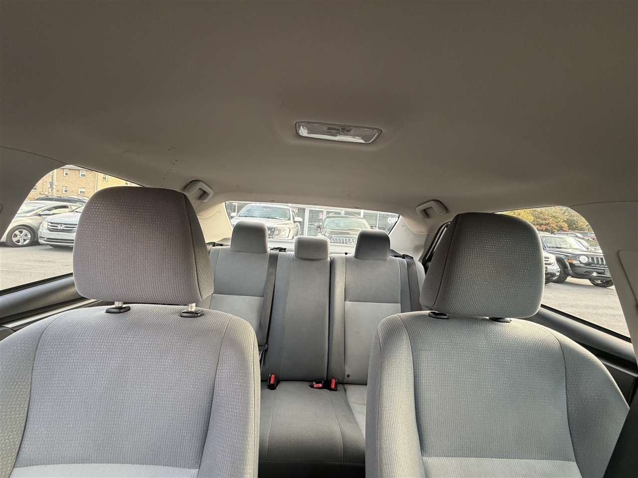 Toyota Corolla L 4-Speed AT 2015