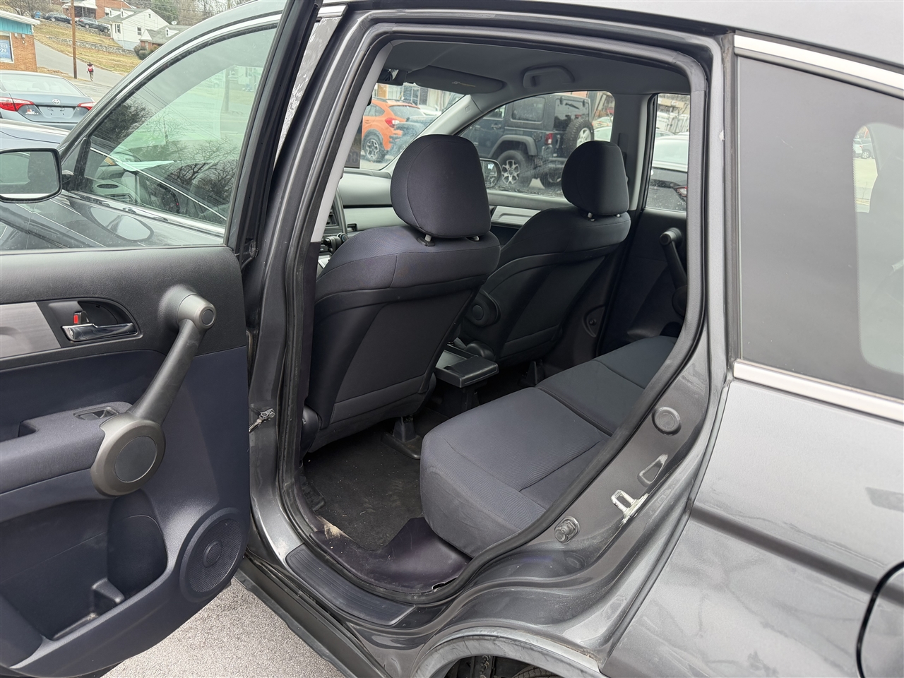 Honda CR-V LX 2WD 5-Speed AT 2011