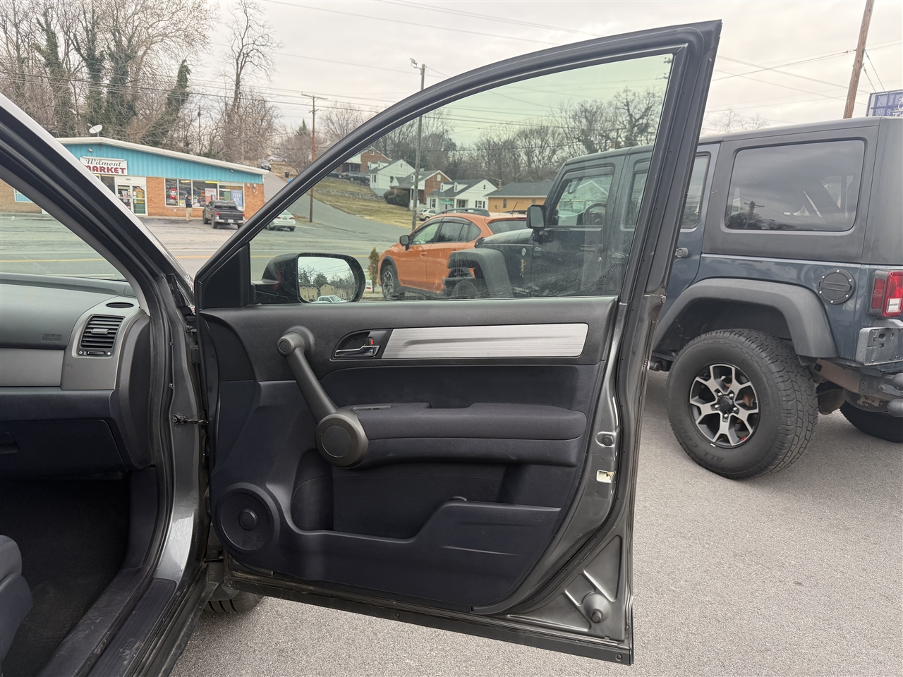 Honda CR-V LX 2WD 5-Speed AT 2011