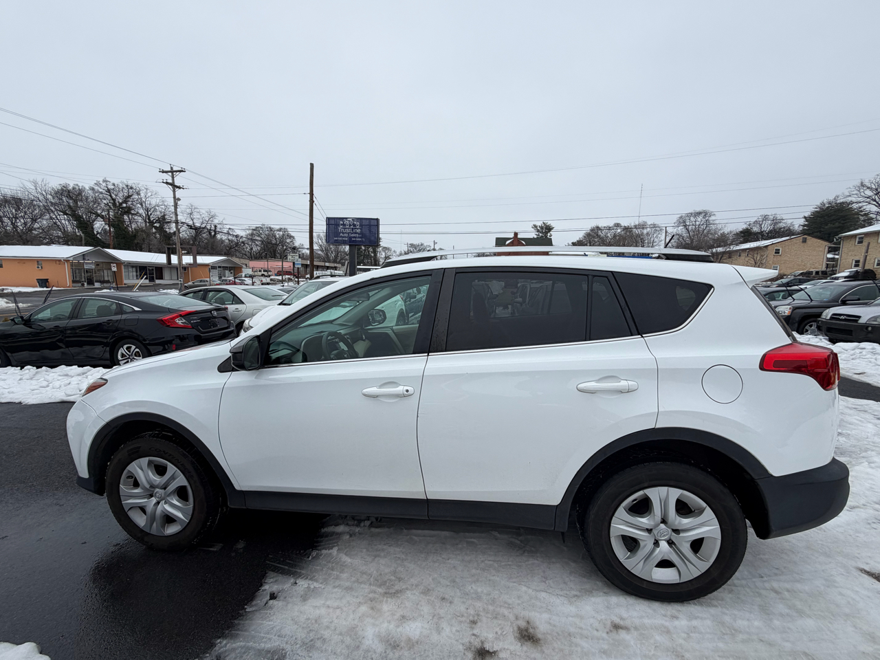 Toyota RAV4 AWD 4dr LE (Natl) 2013