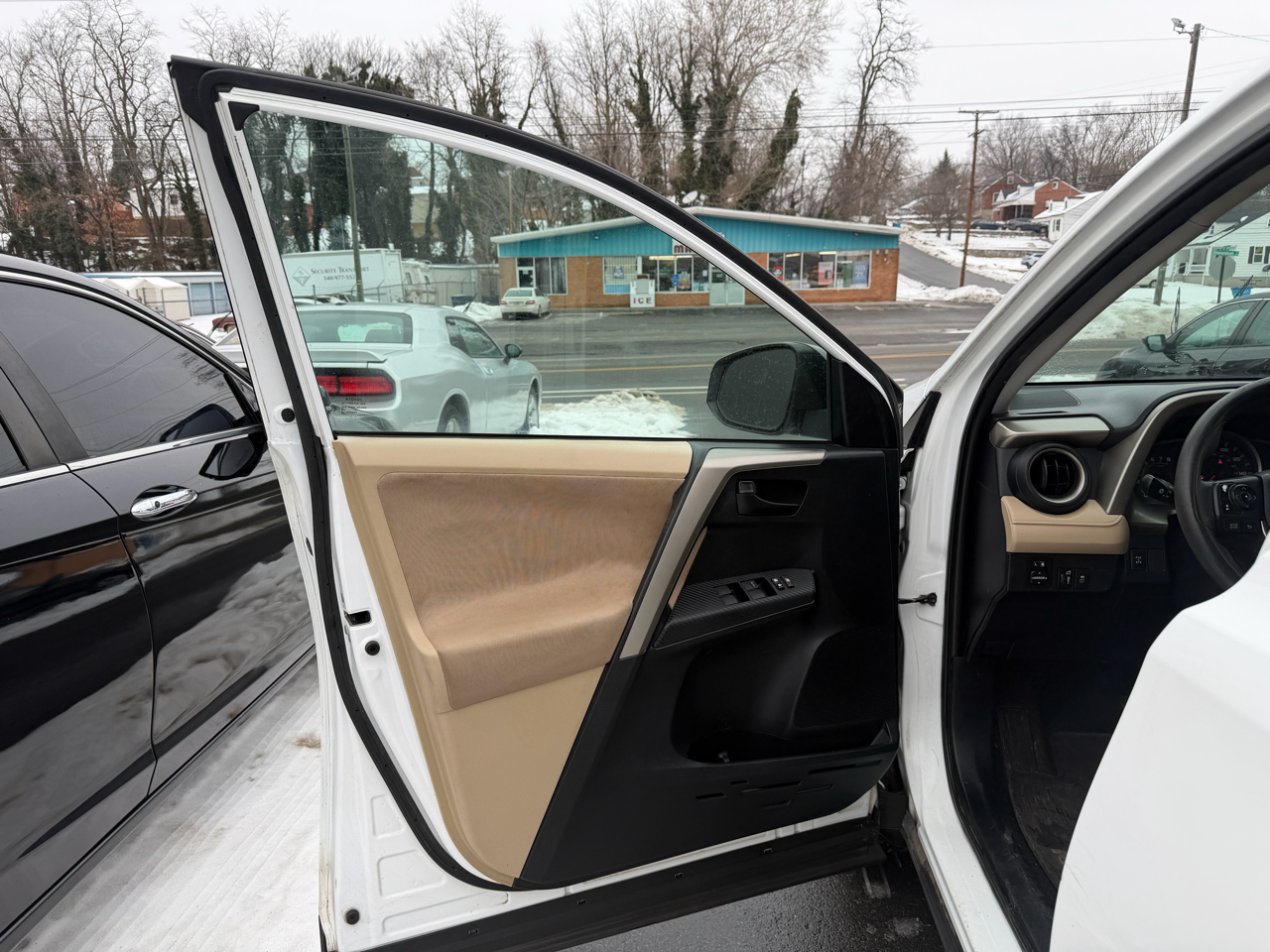 Toyota RAV4 AWD 4dr LE (Natl) 2013